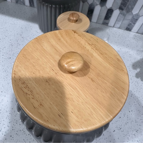 Kitchen Sugar and Flour Containers - Picture 6 of 6